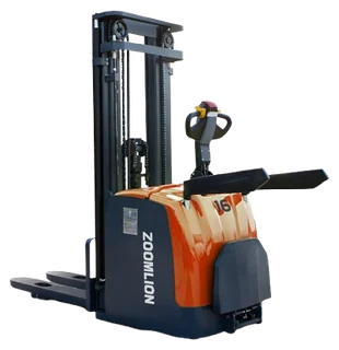A ZOOMLION DB16R electric stacker, from ZOOMLION’s North American catalogue